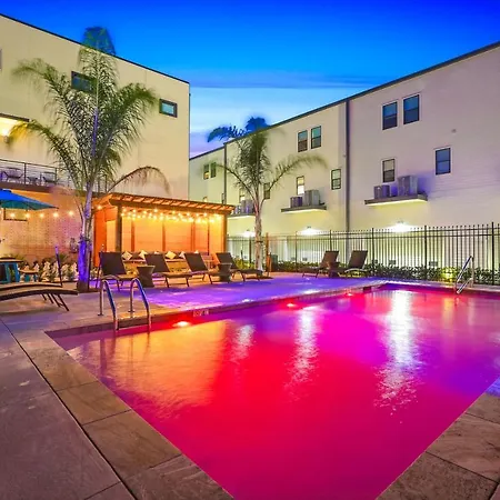 Bienville Villas: Brand New 4Br